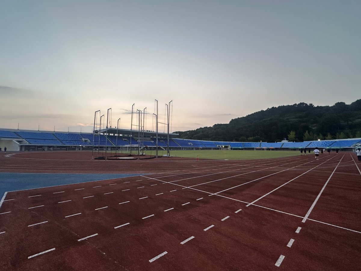 jyissk's tweet photo. 날씨 진짜 귀싸대기 갈기고싶다 후.. #여수 https://t.co/0MFrvOldLg
