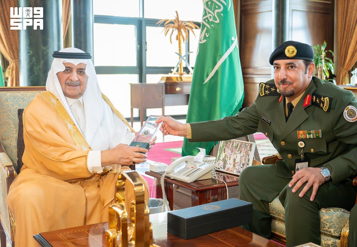 al_jazirah's tweet photo. أمير تبوك يتسلم التقرير السنوي لسجون المنطقة
https://t.co/HpSxqu7QYH https://t.co/pO6zKaS1mn