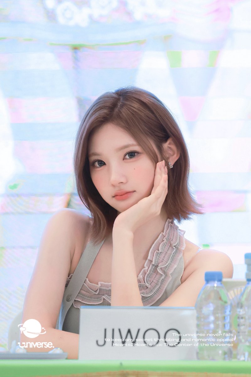 universe_jwh2h's tweet photo. 260801 빵실빵실🫳🏻🫳🏻💞 #JIWOO #지우 #Hearts2Hearts #하츠투하츠 https://t.co/54524FrSnS