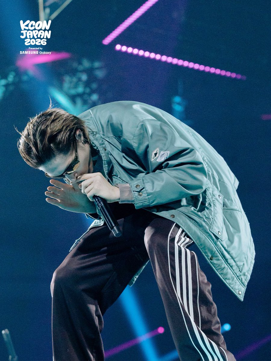 martinmetricsvn's tweet photo. There is something special about MARTIN EDWARDS that keeps everyone watching. MAGNETIC CHARM is the reason.

MARTIN BRINGS THE SPARK
#MARTINRockStar
 #MARTIN #마틴 https://t.co/XqI0zJ1YEw