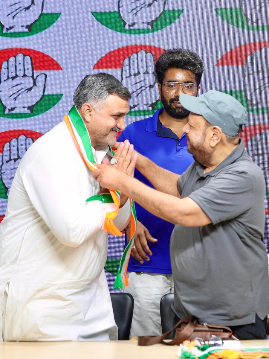 bstvlive's tweet photo. मेरठ  ; किसान नेता रोहित सिंह जाखड़ ने कांग्रेस में शामिल 

➡पवन खेड़ा, राजेंद्र पाल गौतम ने कराई ज्वाइनिंग
➡AICC कार्यालय दिल्ली में हुई रोहित की ज्वाइनिंग
➡RLD के राष्ट्रीय प्रवक्ता रहे हैं रोहित जाखड़
➡RLD-BJP गठबंधन के चलते छोड़ी थी राष्ट्रीय लोकदल 
➡लंबे समय बाद सक्रिय राजनीति में आए रोहित 
➡राष्ट्रीय जाट महासंघ के अध्यक्ष हैं रोहित जाखड़

#Meerut #Congress #UttarPradesh @INCUttarPradesh @RLDparty @Pawankhera @AdvRajendraPal