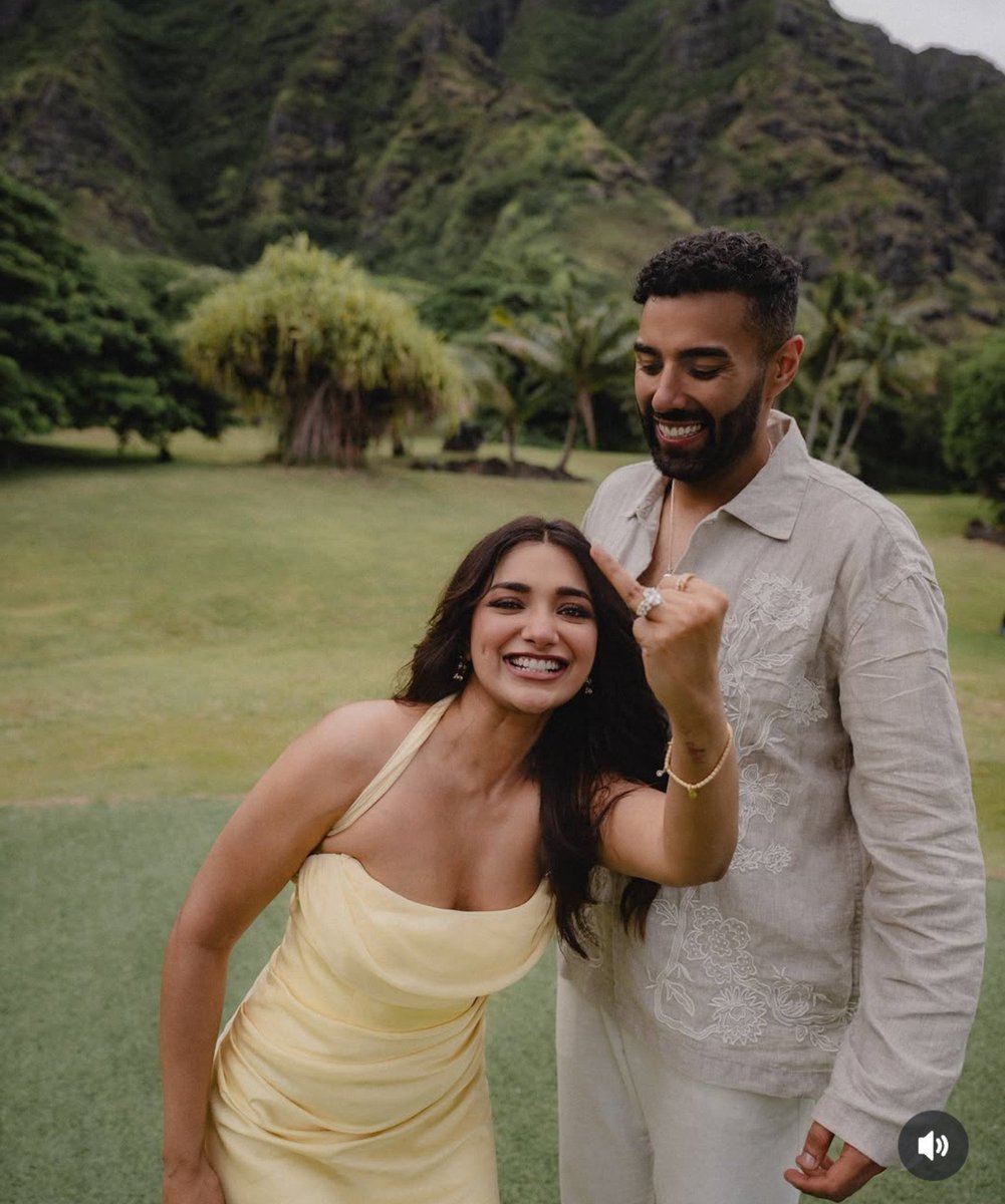 XoXo56565's tweet photo. MY BBG IS ENGAGED Y'ALL 😭😭😭

This girl is so fcking special to me. Today I'm feeling like a mom whose own girl is happily engaged flaunting that big diamond ring. 

We all knw how much she craved for this love all these yrs 😭 KD, one wrong move &amp; you're done bro! #JiyaShankar https://t.co/IPYzXWtvoj