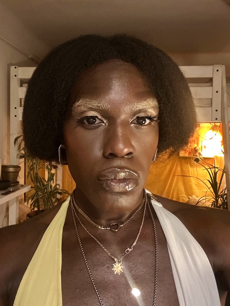 Venus_Christ_'s tweet photo. Facecarding. 👑
#sunafrika #oshun #lovegoddess #Marseille #dolls #ProtectTheDolls #tgirl #blackqueer #hmu #makeup #afrohair #facecard #glamup https://t.co/YkyIEuiEWE