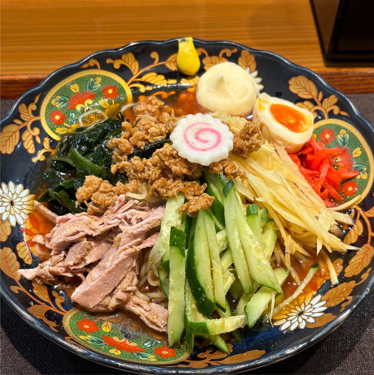 midori304244850's tweet photo. 中華そば正好さんです♪

🍜生姜冷やし中華

🪷麺をするすると‼️美味しい
このお味がまた頂けるとは💚
と思いながら🎶
🪷新生姜がいっぱい❗️チャーシューの細切りや艶々のそぼろ🩵スープに合うお味のトッピングです🎵
麺が足りないです🥺

とても美味しい生姜冷やし中華でした😃 https://t.co/dCNJlegBpZ