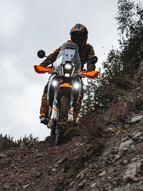 Lucas_6547's tweet photo. Some roads don’t lead somewhere - they remind you why you started.
#AdventureAwaits #RideBeyond #OffRoadLife #DirtAndDreams #TwoWheelsOneSoul #MotorcycleAdventure #TrailRider #RideMoreWorryLess https://t.co/OSHZGScVkt