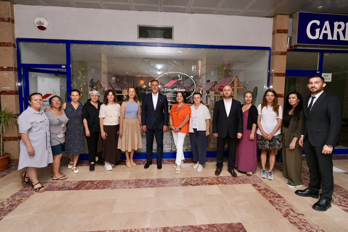 BBvolkanyilmaz's tweet photo. Silivri’de, “Kadın Emeğini Destekleme” anlayışıyla geçmişte birçok destekte bulunduğumuz ve şuanda da örnek çalışmalar yürüten Evim Atölyem Derneğini ziyaret ettik. Derya Küçük şahsında tüm dernek yönetici ve üyelerine başarılar dilerim. https://t.co/J4dXrXQY3h