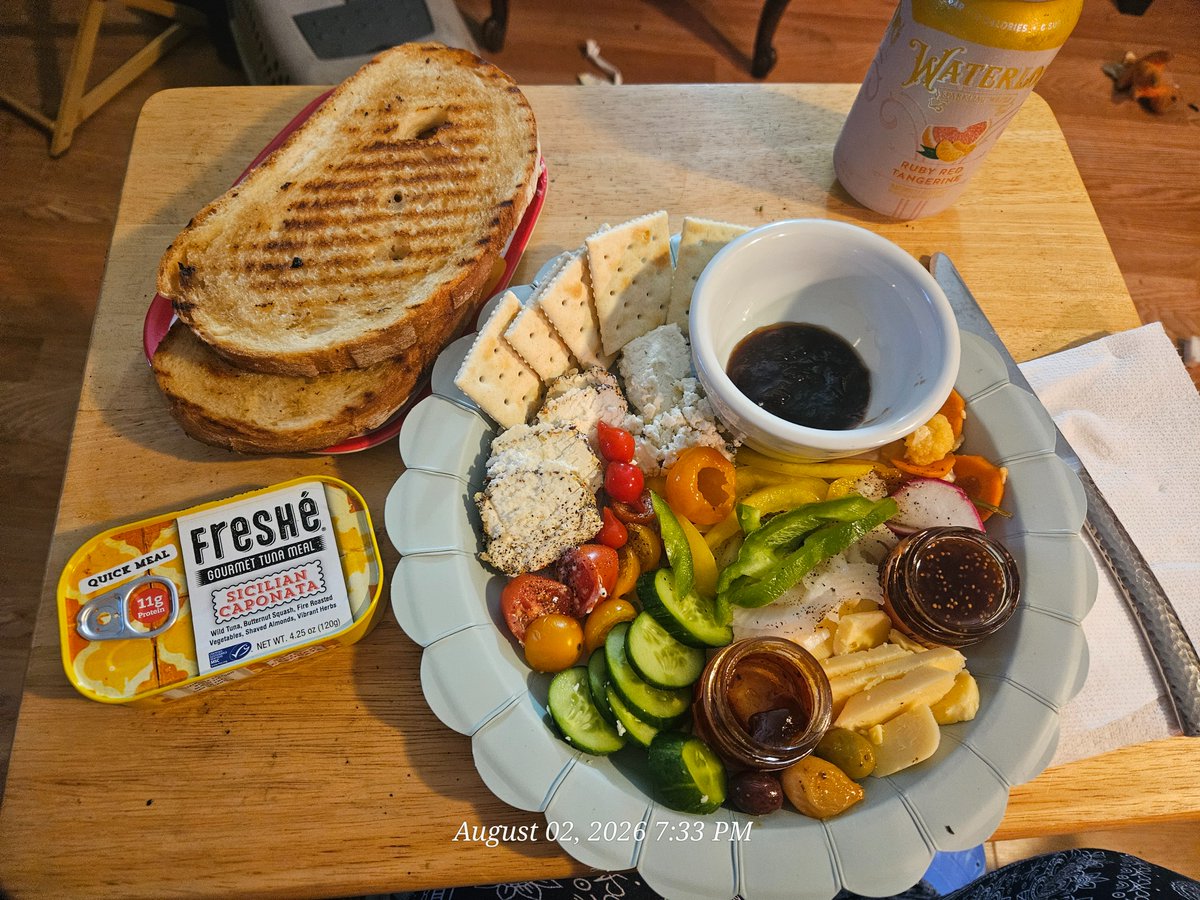 Addisonmiles732's tweet photo. Dinner for a Goddess https://t.co/p3DUhKIIWt