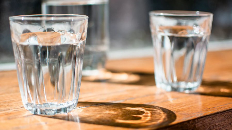 Sensetalkies's tweet photo. 🚨 All restaurants in Maharashtra must now provide safe drinking water to customers for FREE. 🥤

#water #sdg #SDG6 https://t.co/StgAPhqyS3