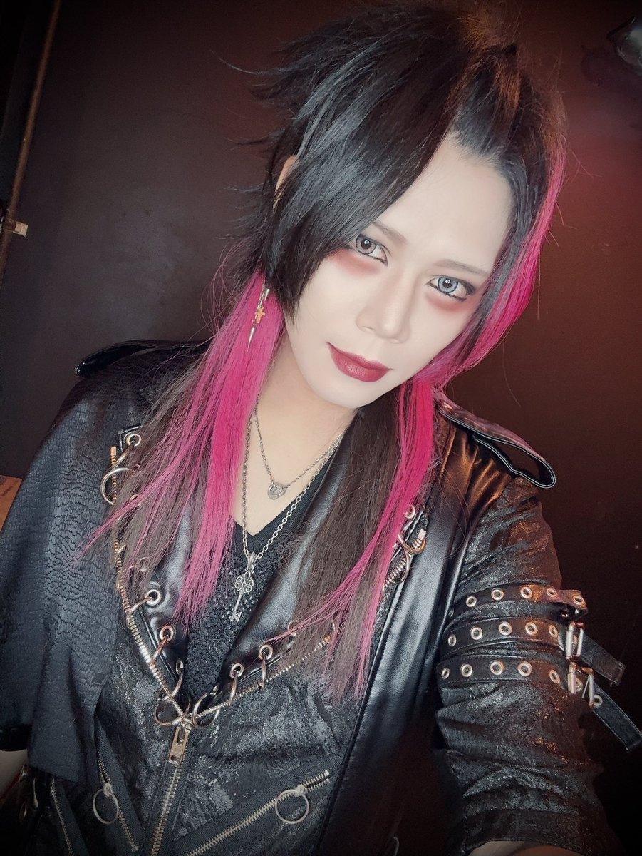 GERTENA_Toyo's tweet photo. 心斎橋somaありがとう！🫰🏻
こうやって毎月大阪に来れるありがたさを噛み締めながらベース弾きました
明日の名古屋も楽しもうね！ https://t.co/ArQRl6QClX