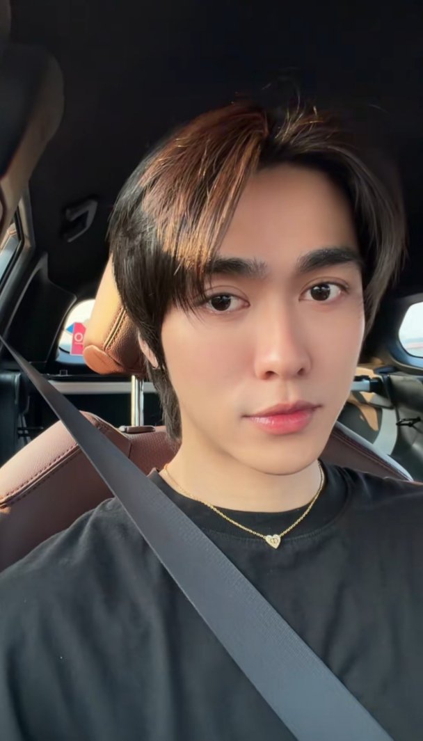 ThuThu851's tweet photo. Jelly's current haircut really suits him, he looks so adorable💜

#besevboom https://t.co/fosP3RqVRJ
