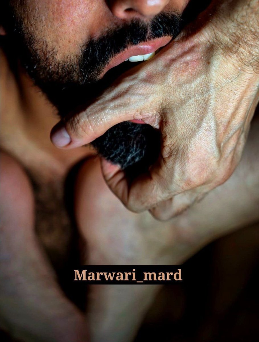 marwari_mard's tweet photo. Guess who have been a good boy of your मारवाडी मर्द 😈 

A hot  nd very famous personality 
Guess  ;comment n get rewarded 🙈 with free video

For more  देसी VERBAL🍆 content 
https://t.co/fewXTdmh5N

International user
https://t.co/ppIXWrwl3c

Backup @marwarimardd https://t.co/kipixNNJPa
