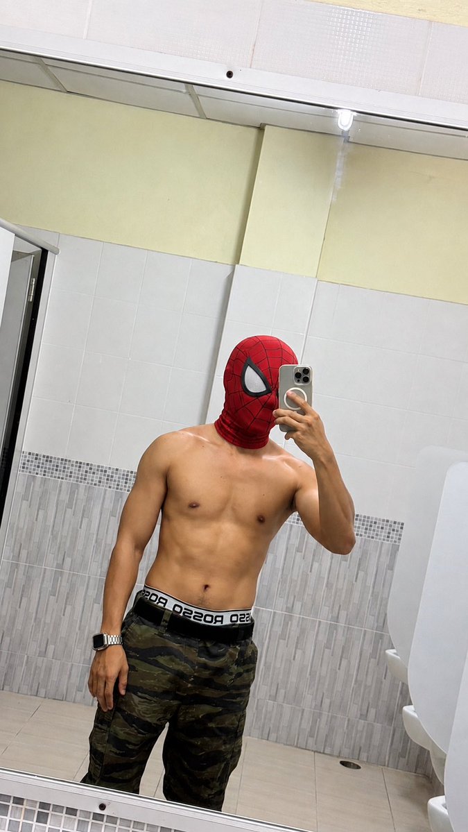 aomsin0440's tweet photo. พ้นใยหน่อยยย ปิ้วๆ #หัวเกรียน #spiderMan https://t.co/E8FSk8ixQe