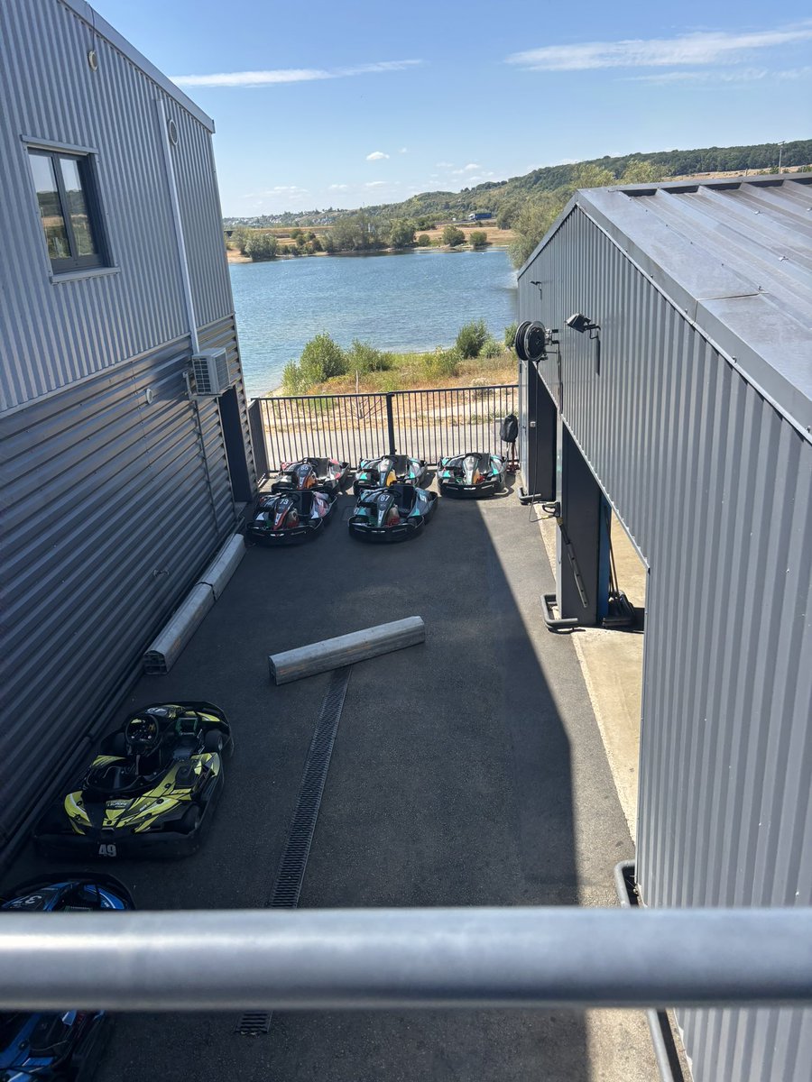 S_MOUBTASSIM's tweet photo. 🏎️ Encore de beaux moments partagés pour les jeunes Rolivalois du centre de loisirs L'Éléphant !
Hier, c'était une sortie karting, placée sous le signe de la convivialité, du plaisir et des sourires.
Un grand merci à l'équipe organisatrice pour son investissement, ainsi qu'à notre maire, Marc-Antoine Jamet, dont l'engagement en faveur de la jeunesse permet de faire vivre ces belles initiatives.
#Jamais_ValdeReuil_Sans_Jamet #ValdeReuilEnVrai = @MA_Jamet