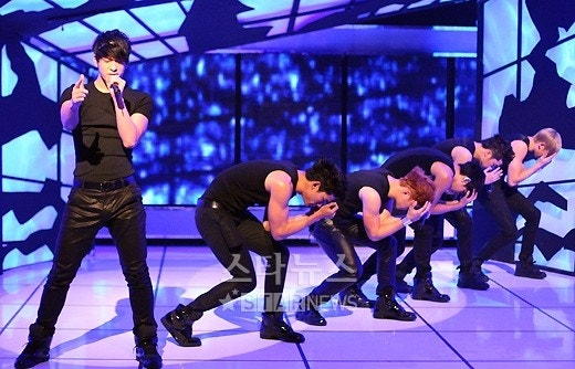 Dynastehercules's tweet photo. 건혁이님 아이돌 AU https://t.co/GafMcqYfjU