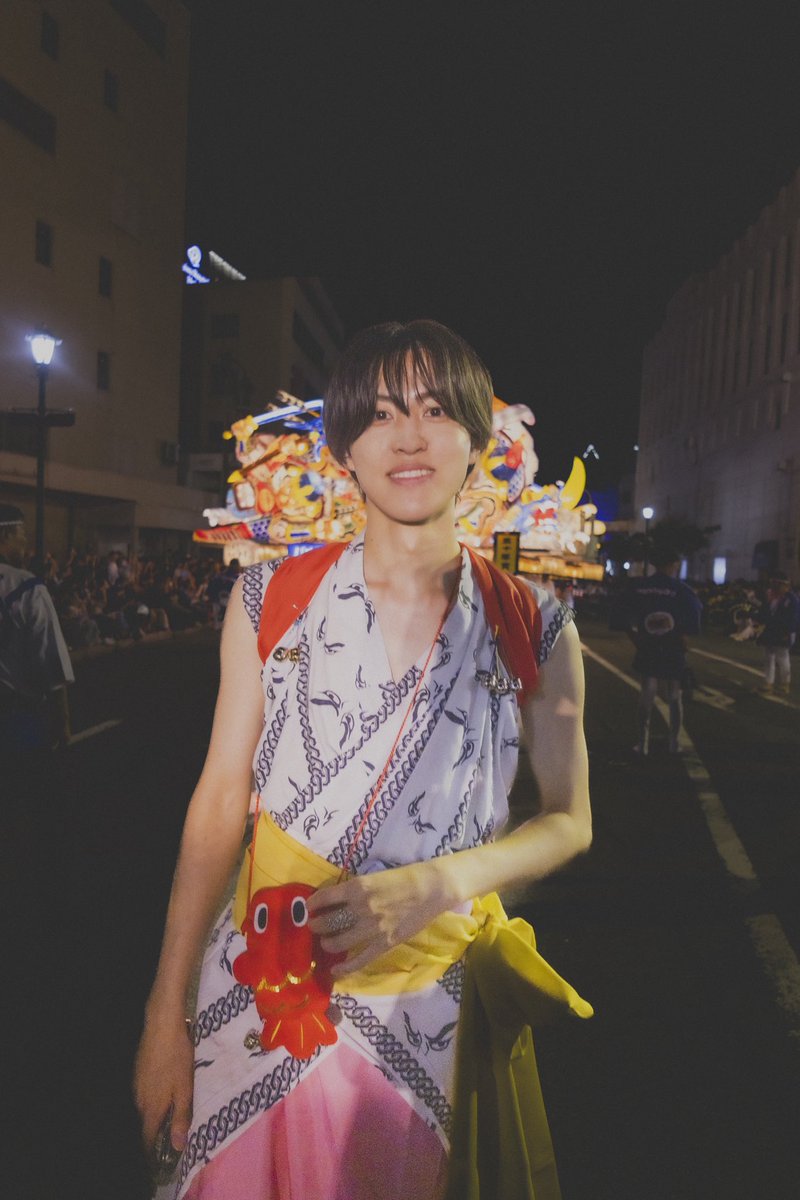 shin5_kawasaki's tweet photo. 青森のねぶた祭りにいってきた！！

はねと借りて参加したけど、全てが圧巻だった https://t.co/xAS9QkN64B