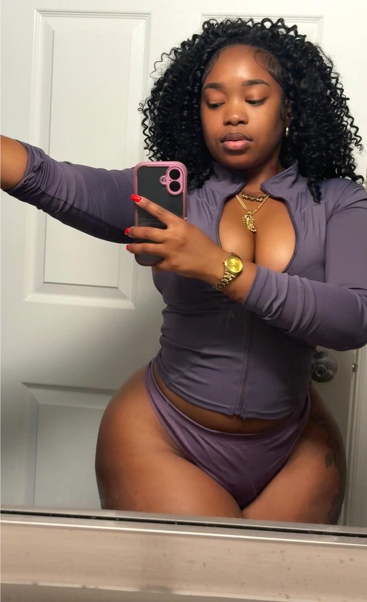 realtierraa's tweet photo. in case you havent seen a fine black woman today😙 https://t.co/uSpHACe106