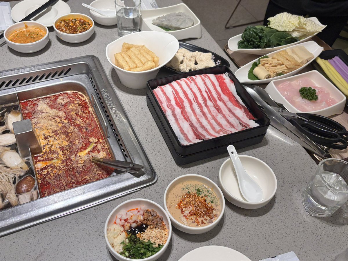 minamjuseyo's tweet photo. 오늘도 하딜 했습니다 🐖
하딜 두달 안가면 ㄹㅋ 영통하겠다는 잔소리를 들으며 .. https://t.co/SsZKMjeg4h