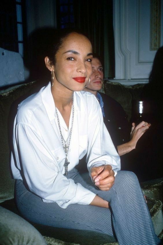 TheWorldOfsade's tweet photo. I don’t make music for trends. I make music that lasts.
#SadeAdu #TimelessMusic #Classic #MusicLegend #SoulMusic #Evergreen #MusicTok #FYP #Icon #OldButGold https://t.co/vMzwItIkeK