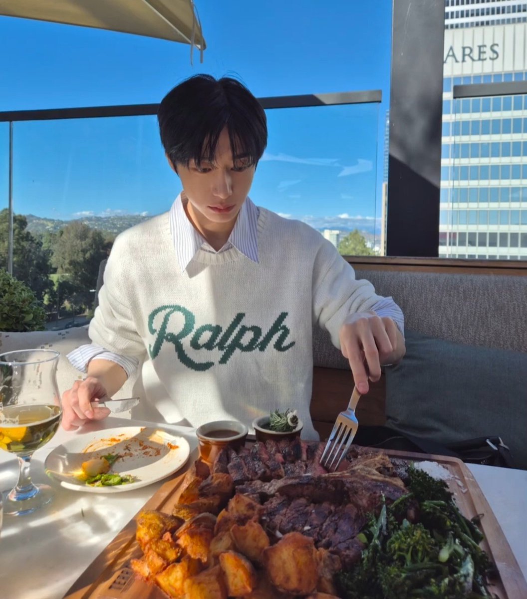 FROMHW2's tweet photo. #형원 #HYUNGWON https://t.co/eav0DxXK55