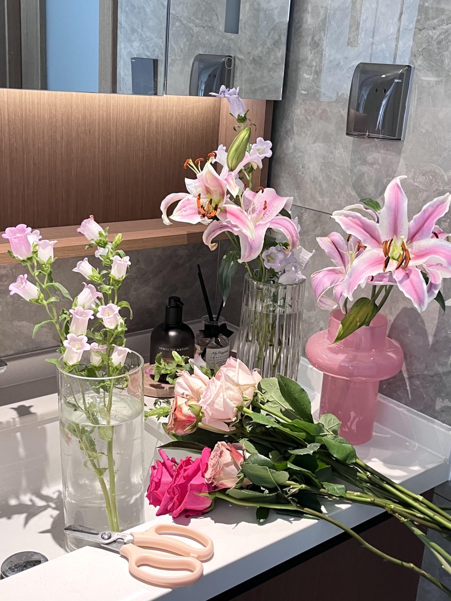 Briarery's tweet photo. Homemade bouquets are the best https://t.co/VXsIkzlCnf