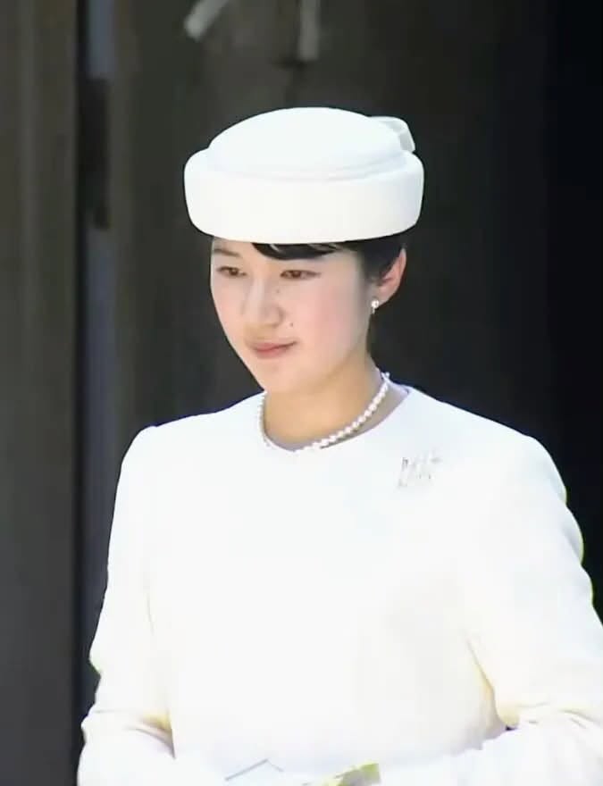 ysakmyzk's tweet photo. 麻生と高市の皇室に向けたクーデターだけは潰さないと。 https://t.co/XRaM3okAXG