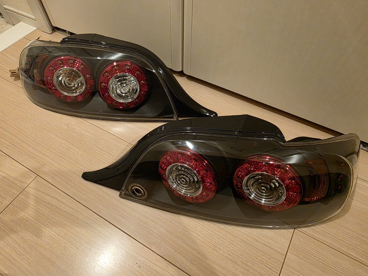 Tdreamer999's tweet photo. というわけで、
RX8前期用えちごやテール売ります
送料別10,000円で誰かいりませんか～ https://t.co/KEkIexghV1