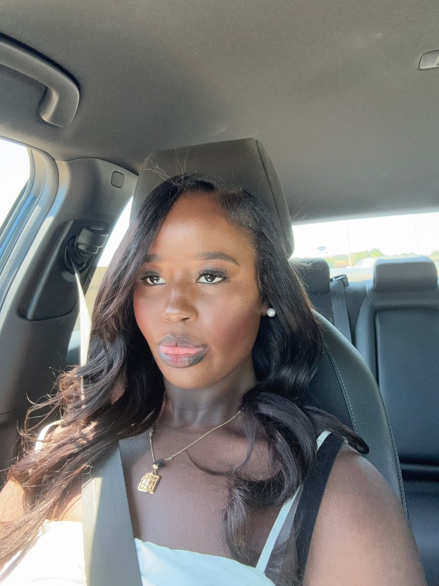 holyjournalss's tweet photo. twitter gets to see my beauty first https://t.co/oT9vI29pww