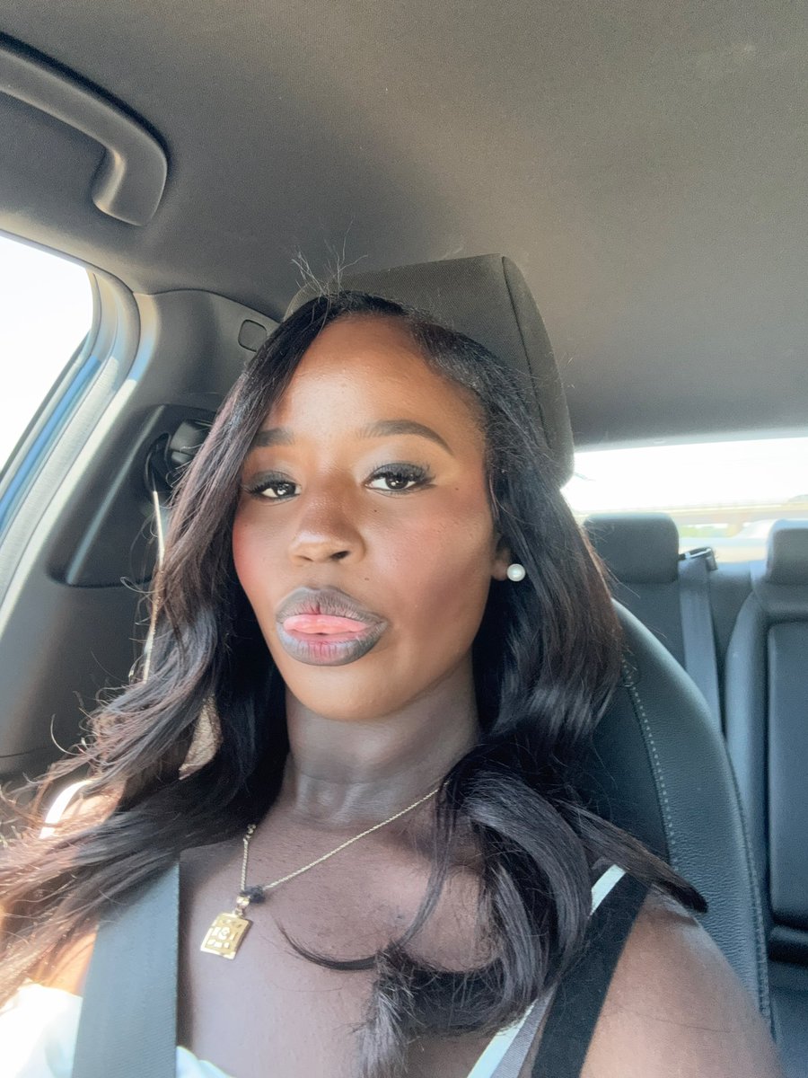 holyjournalss's tweet photo. twitter gets to see my beauty first https://t.co/oT9vI29pww