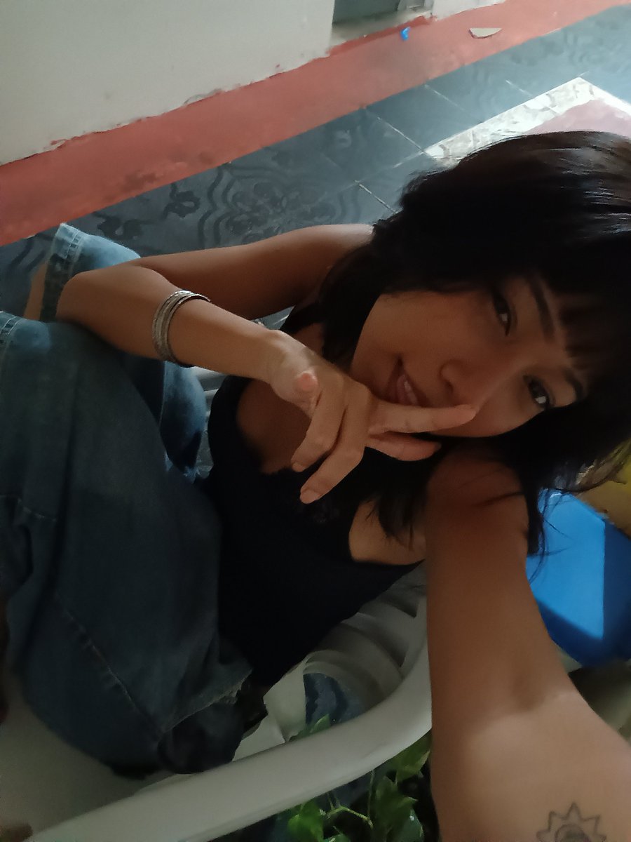 uvacrockkk's tweet photo. oi dnv tropa https://t.co/axmRKd4o1Z