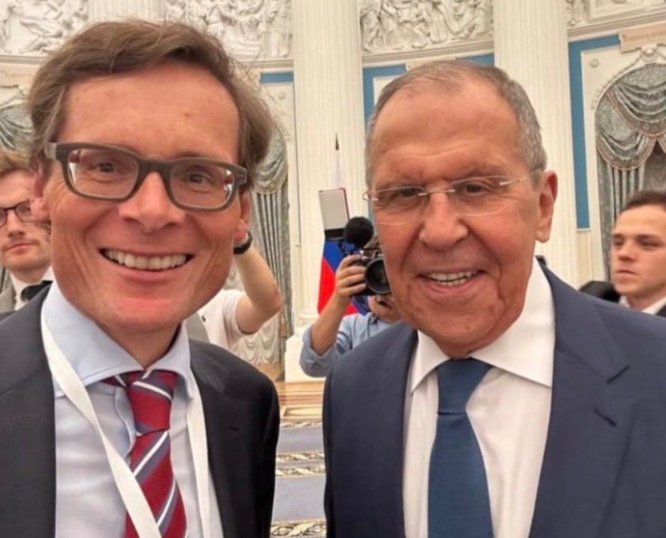 meyeraufx's tweet photo. @MLLW58 Nach der russischen Einmischung muss man nicht einmal das Abstimmungsbürchli lesen, so klar ist es, dass es eine #PutinInitiative ist. Siehe auch RT Schweiz aka Weltwoche. https://t.co/HgQQakjrb0