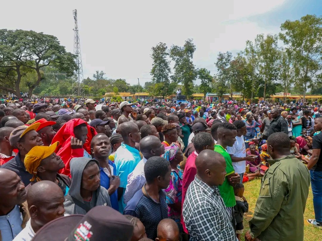 Masika_039's tweet photo. Tim Wanyonyi is spreading the Sifuna Gospel in Kimaeti Bungoma.
That's my Governor. https://t.co/FbL3NjsZqo