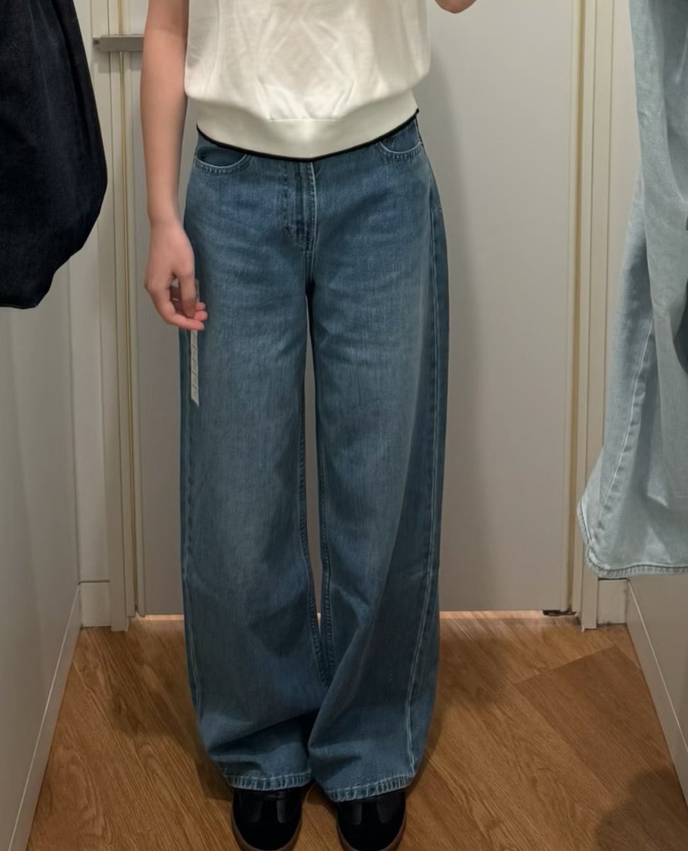 yuni_memo's tweet photo. 韓国ではUNIQLOのこのデニムが1番人気‼️
体型盛れるしどんなトップスにも合う https://t.co/gLqPZSMlbm