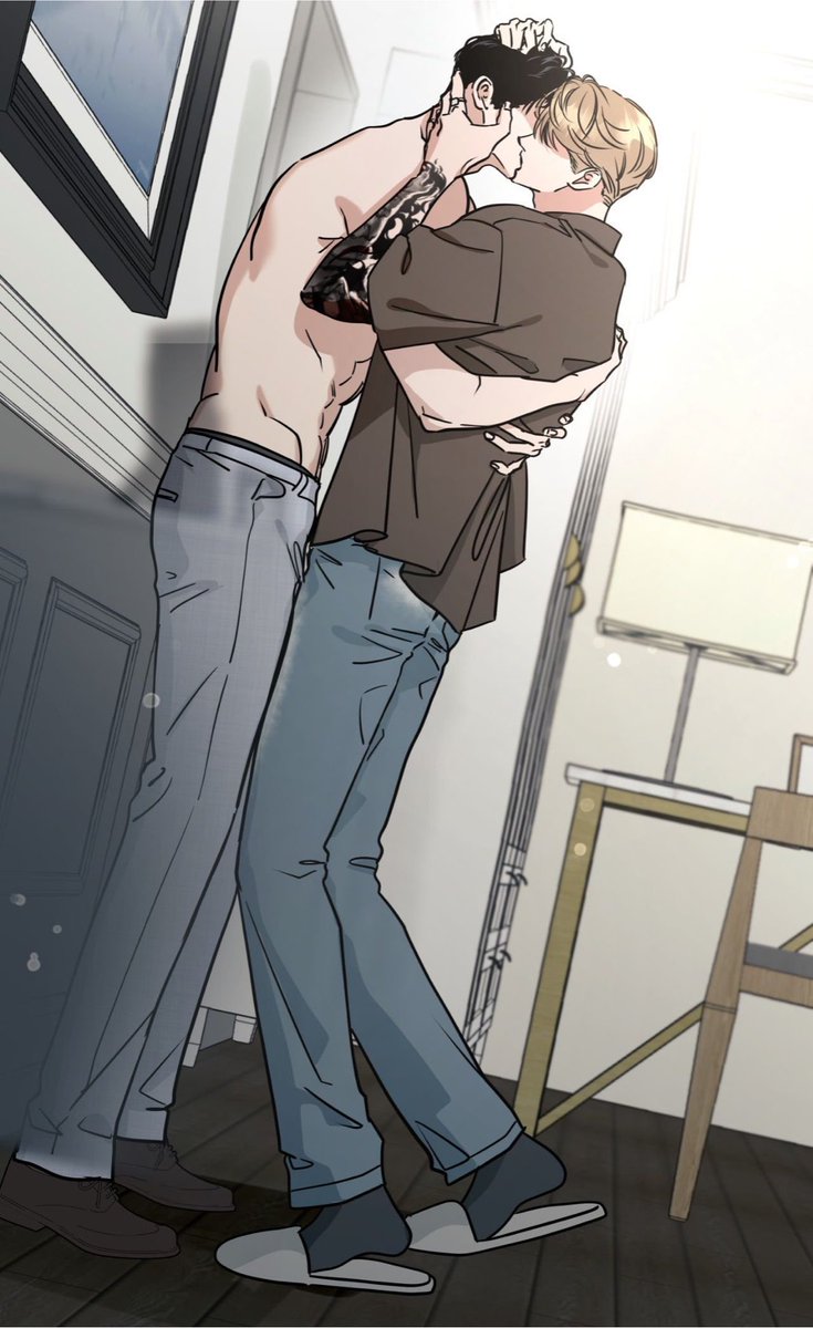 Hifen1813952's tweet photo. #BadApple #배드애플
😭 The way Loren wraps an arm around Uno's waist and pulls him right against himself, he practically lifts Uno off the ground since his feet literally come up. And then he immediately deepens the kiss, leaving Rian completely breathless🤯 https://t.co/5ZJfnxnkiN