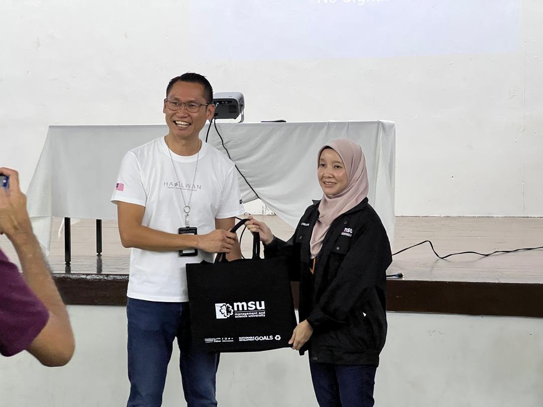 msumalaysiaFISE's tweet photo. 🌱 MSU’s Sustainable Energy Community Awareness Talk with Hasilwan (M) Sdn. Bhd. shared valuable insights on solar solutions, renewable energy and the importance of climate action for a sustainable future. ☀️
#MSUMalaysia #MSUFISE #MyPremierDigitalTech #KTPMySolar https://t.co/KYjcCVIIDo