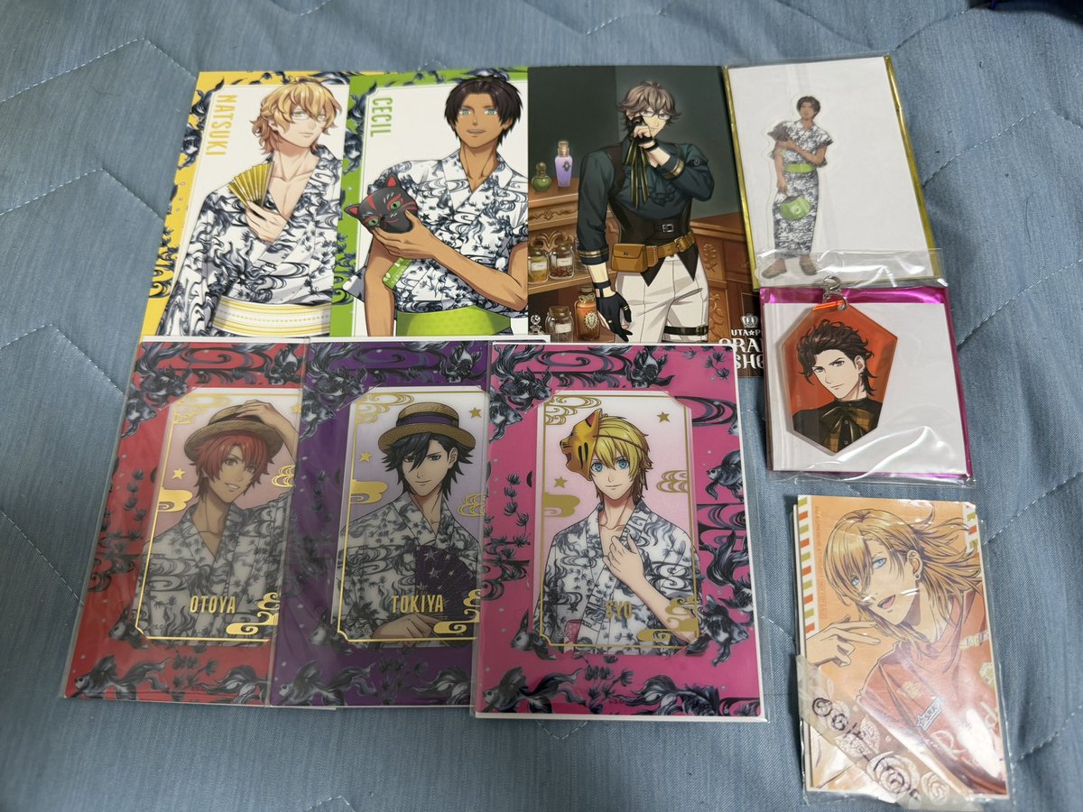 Gif__poppo's tweet photo. 【交換】うたプリ グラショ

①ビジュカ
➞音也、トキヤ、翔↔️レン、嶺二、蘭丸
②和紙ステッカー
➞セシル↔️レン、藍or定価
③鉱石風チャーム
➞ヴァン↔️シオン
⑤特典
➞YM 那月、セシル↔️嶺二、蘭丸
MC 瑛一↔️シオン

※郵送交換希望
※shining↔️raging❌ https://t.co/x3a2b783Wo