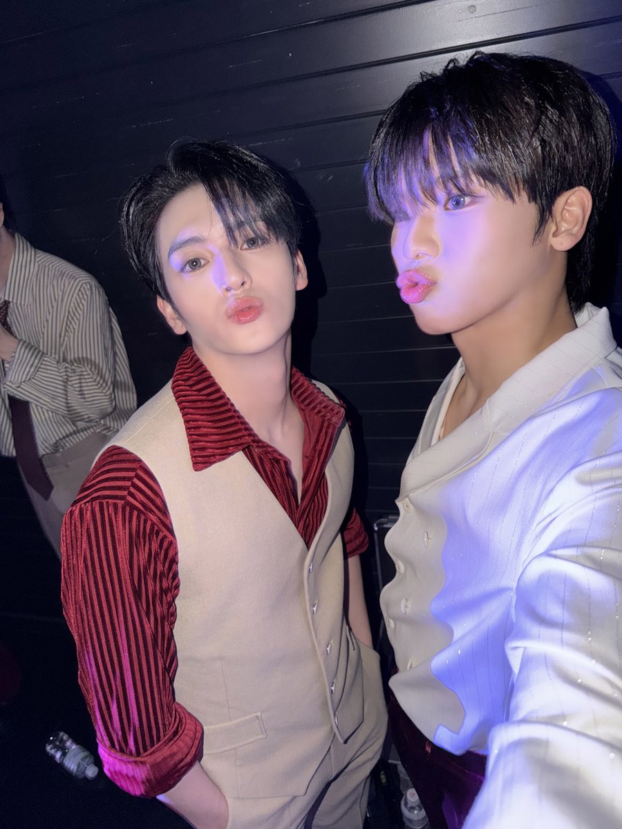 nSSign_official's tweet photo. [ #도하 ] 내 친구 성윤이 생일 추카한다 내가 한 살 어린 건지 너가 한 살 많은 건지 모르겠지만 ㅎㅎ 친구 해줘서 고맙고 옆에 있어줘서 고맙돠💜
사랑한데이💚

#nSSign #엔싸인 #エンサイン #DOHA
#HappySungyunDay https://t.co/PLbX4W80r9