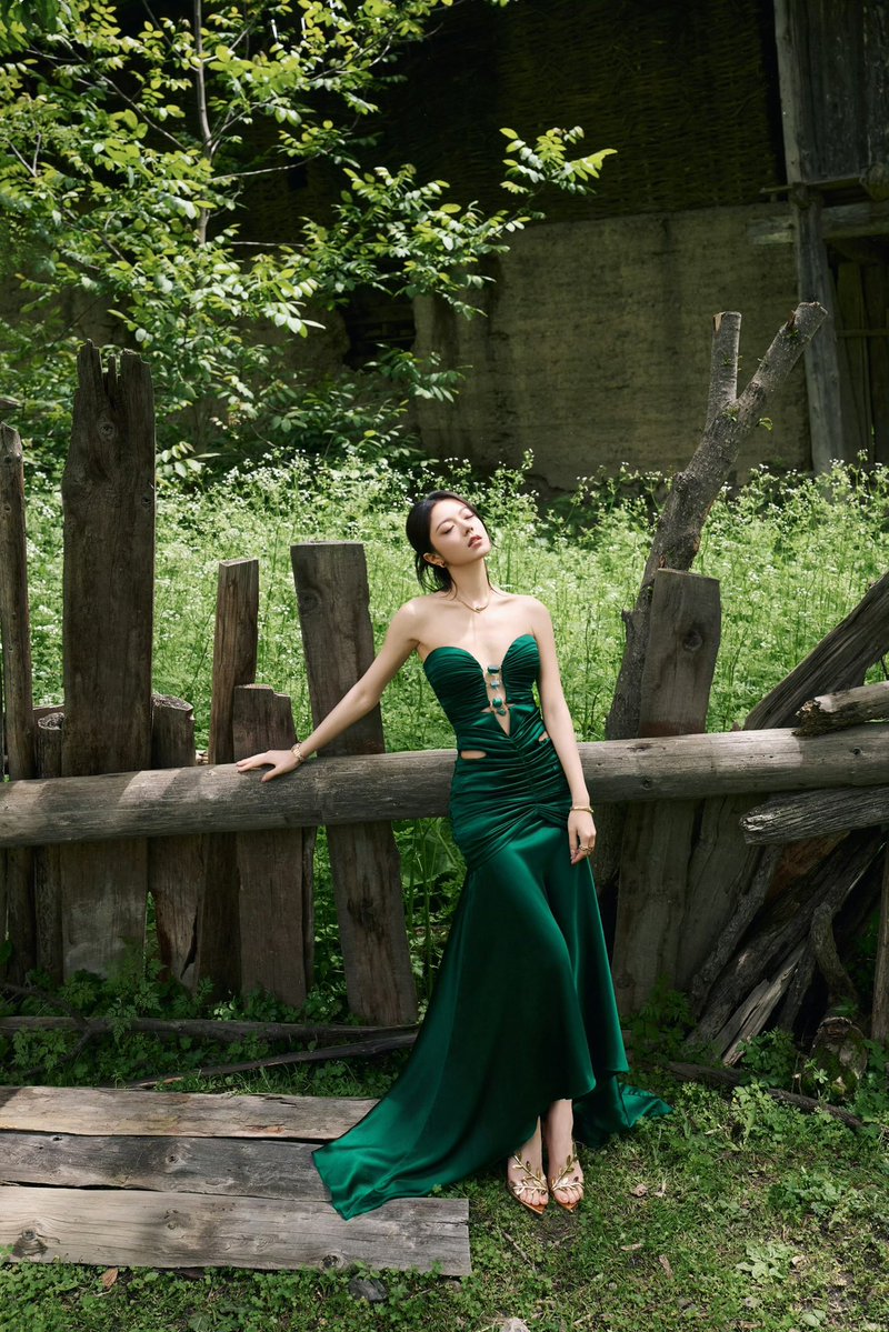 magmad138's tweet photo. 继续给大家欣赏赵今麦的脚，能跪着给麦麦服侍清理脚趾是我的荣幸，好白好嫩啊 https://t.co/6Uxt04GcrK
