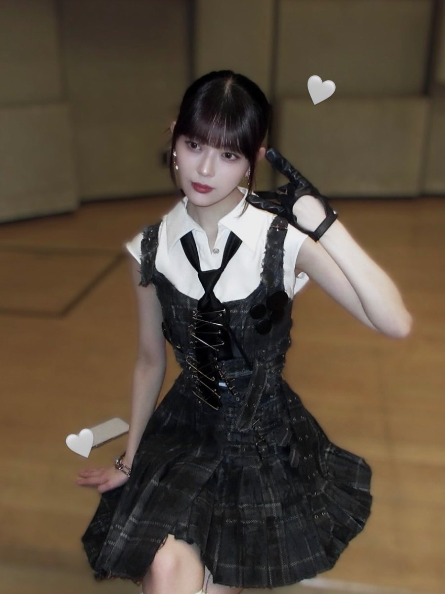 lemonlatte22's tweet photo. 同じ衣装でも毎回違う魅力見せてくれるのガチめに特大感謝🥲🫶🏻️💯
歌番組期間お疲れ様でした🤟𖤐⸝⸝⸝⋆
#れんかぐらむ https://t.co/tkrFRxZUlV