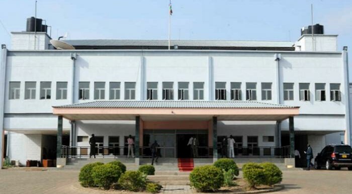 RadioMiraya's tweet photo. South Sudan's Transitional National Legislative Assembly has summoned the ministers of interior and defence, as well as the governor of Warrap State, over worsening insecurity in the Greater Tonj area.
#SouthSudan https://t.co/vqO64xyv5o