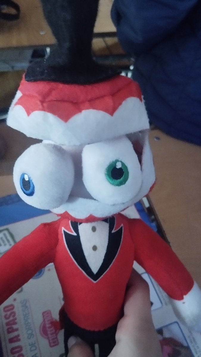 MrsYoshi64's tweet photo. JAKSKA nos encontramos esto bajo mi puesto 🥺 no sabemos de quién es (ponmi me estoy asiendo peruano, ahh 🗣️🔥) https://t.co/FEU0D83kuS