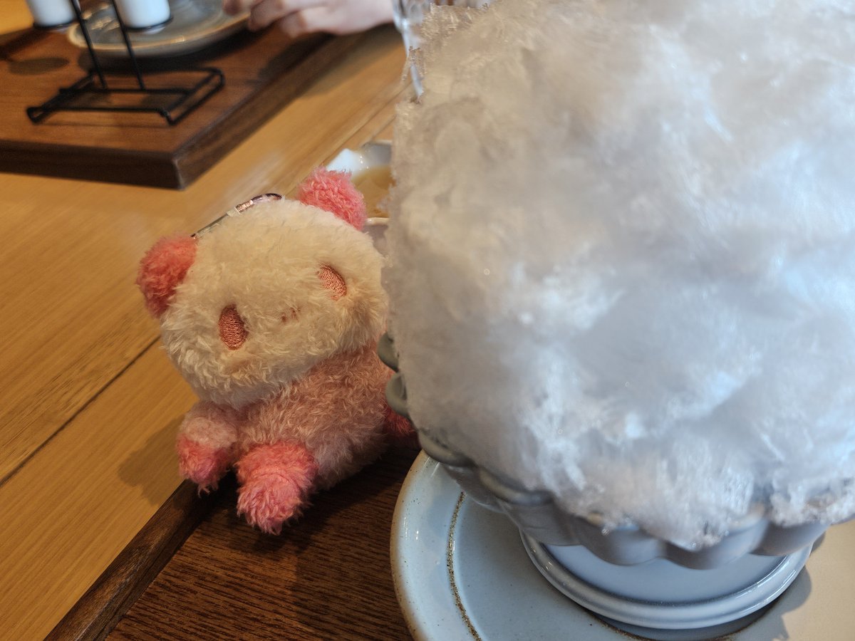 0153Strawberry's tweet photo. 今年初のポスト〜🤣
オプティに行ってきたよ🤗
去年は…💦でしたが、今年はそれなりに楽しめたよ😆🎶
AI OPTIMISMって事で入口の写真撮るのに人がたくさんいたのでAI使って消してみた✨
便利になったねぇ〜😳
最近ぬい撮りしてなかったからなんか思いっきり下手になってる🤣🙄🤣
おパンちゃん可愛い💕 https://t.co/2EiUxOldk5