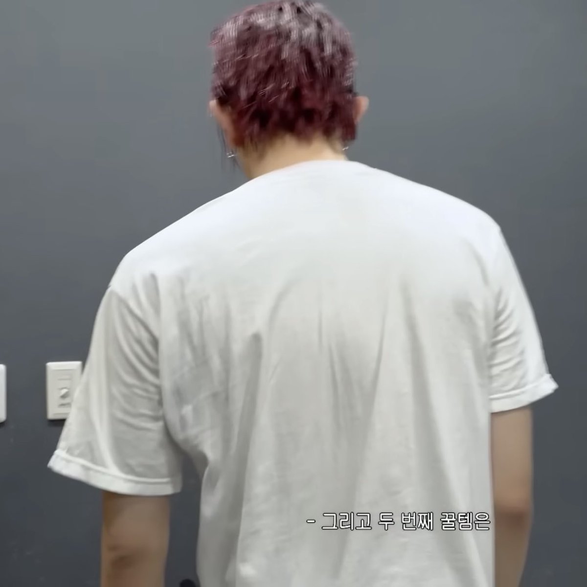 forenhee's tweet photo. he is THAT big im scared https://t.co/T9pO7Cwkll