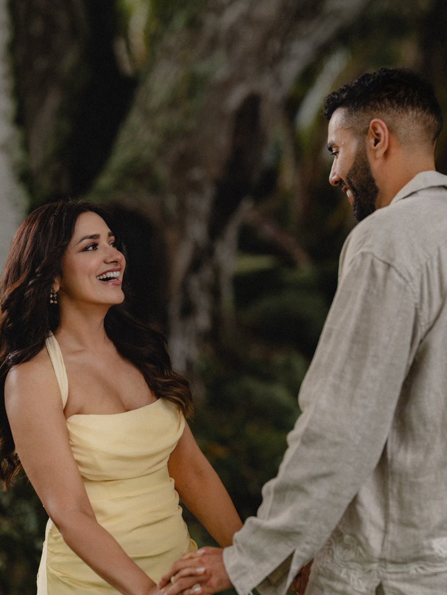 indiaforums's tweet photo. Jiya Shankar is officially engaged! The actress announced her engagement to beau Kaaran with a series of dreamy pictures, giving fans a glimpse of the special moment. From heartfelt smiles to a romantic kiss, the couple’s love filled every frame.
.
.
.
#JiyaShankar #Kaaran #Engagement #CelebrityCouple IndiaForums