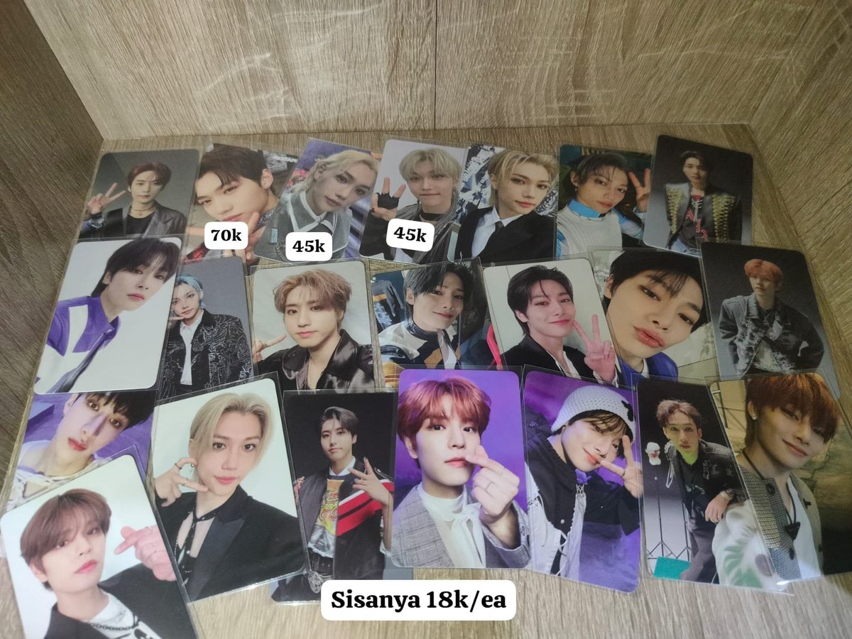 MoonStarGO1's tweet photo. #wts aab skz, price on pict

✅ Ready kamar
✅ Cek condi 
📍 Jakarta Utara 
💸 Bisa co shopee 
📩 Order? DM

tag. bangchan lee know changbin hyunjin han felix seungmin i.n stray kids wts stay https://t.co/lBVzYE10Yf