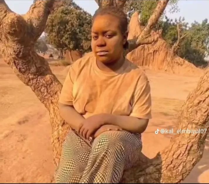 Lola_grumpy's tweet photo. Nimekumbuka at 19 love of my life alikuwa ananighostingi for days. Àkirudi alikuwa anasema 'si tulisema hii love is unconditional' and I would say Eeh😌 like the clown that I am😭😭 https://t.co/baG94TWwRC