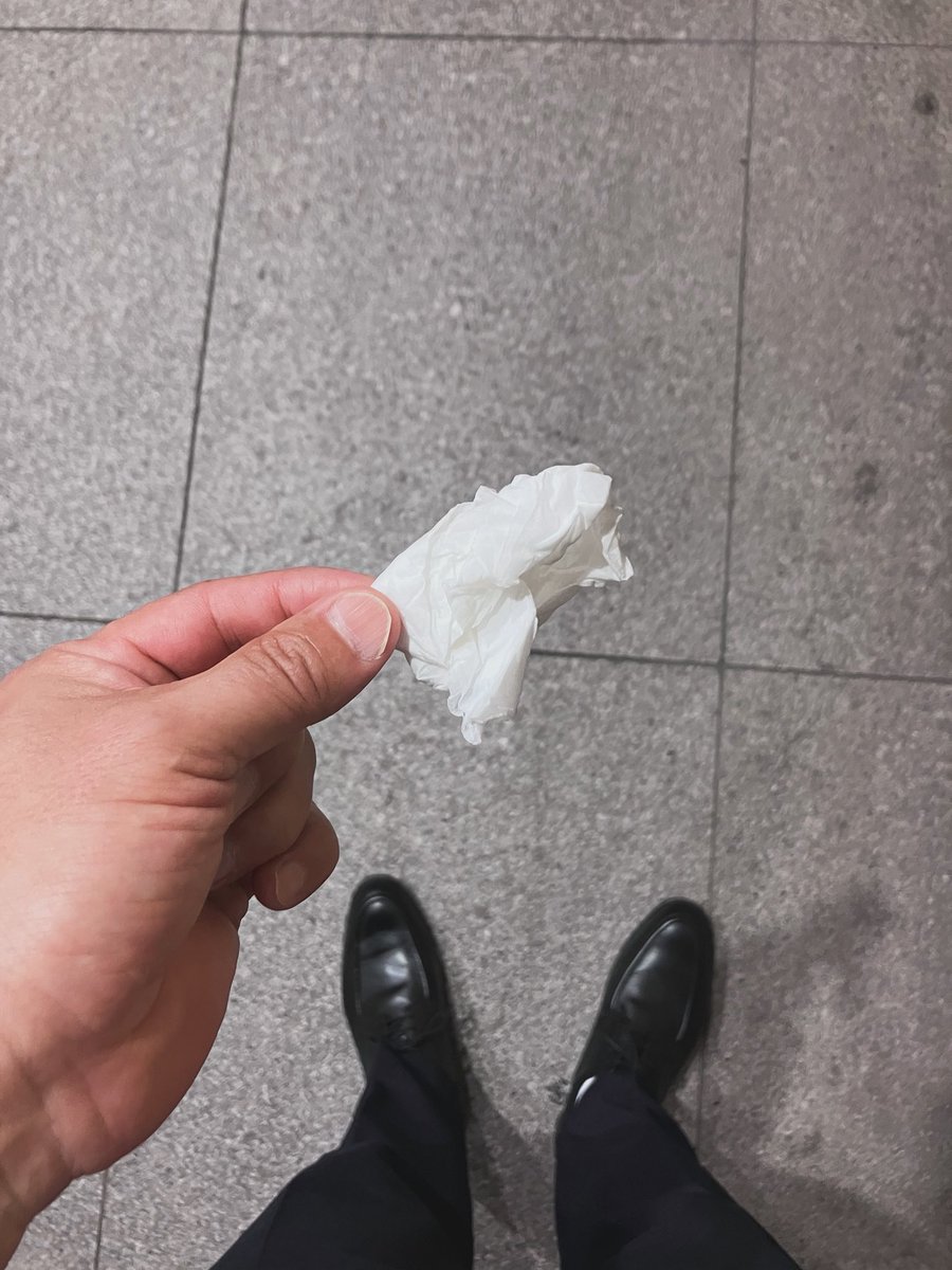 f_29_koba's tweet photo. ごみ拾いおじさん日記 DAY2020
2026年7月31日(金)
毎日暑い🫠
#picking #garbage #sdgs
#hiroshima #ゴミ拾い
2026 hiroshima japan https://t.co/WyGyniEsJA
