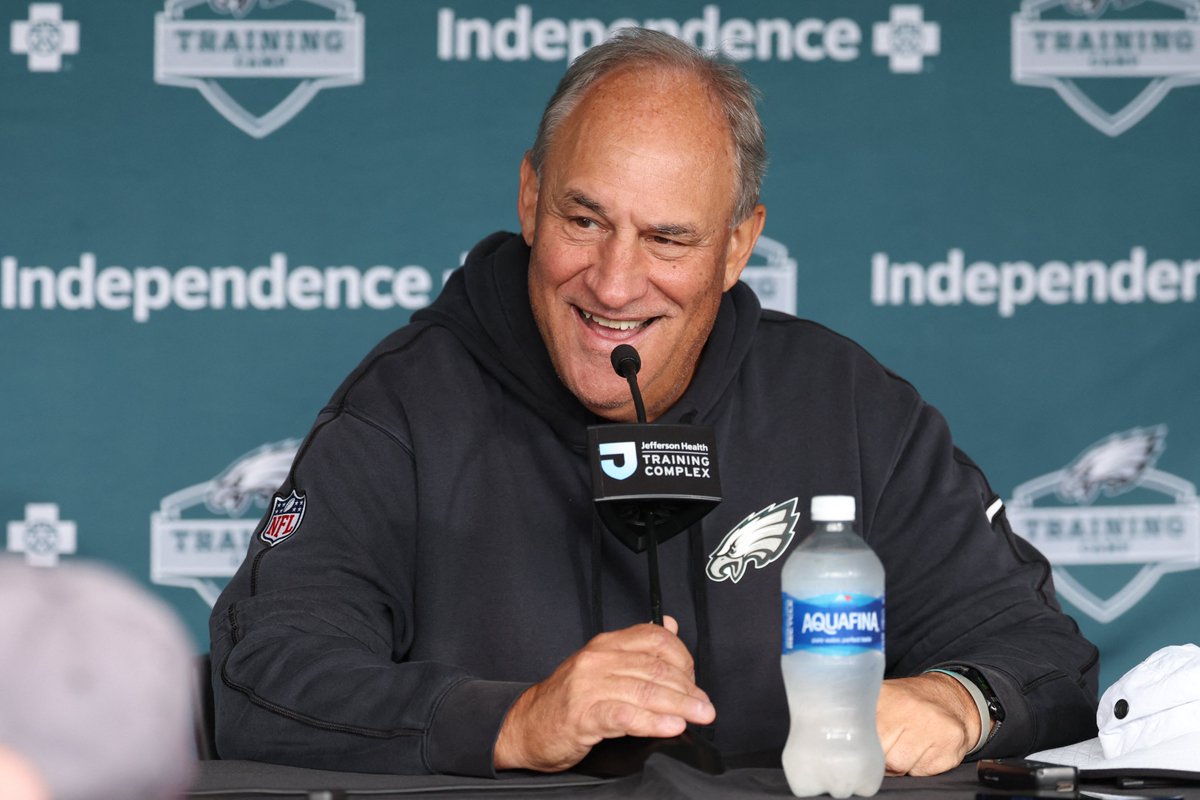 UnderdogNFL's tweet photo. DC Vic Fangio on Eagles' practice on Tuesday, via @Jeff_McLane:

"We got the better of the offense yesterday — by a long shot. … But it’s been that way the last two years." https://t.co/ogZvai4UZG