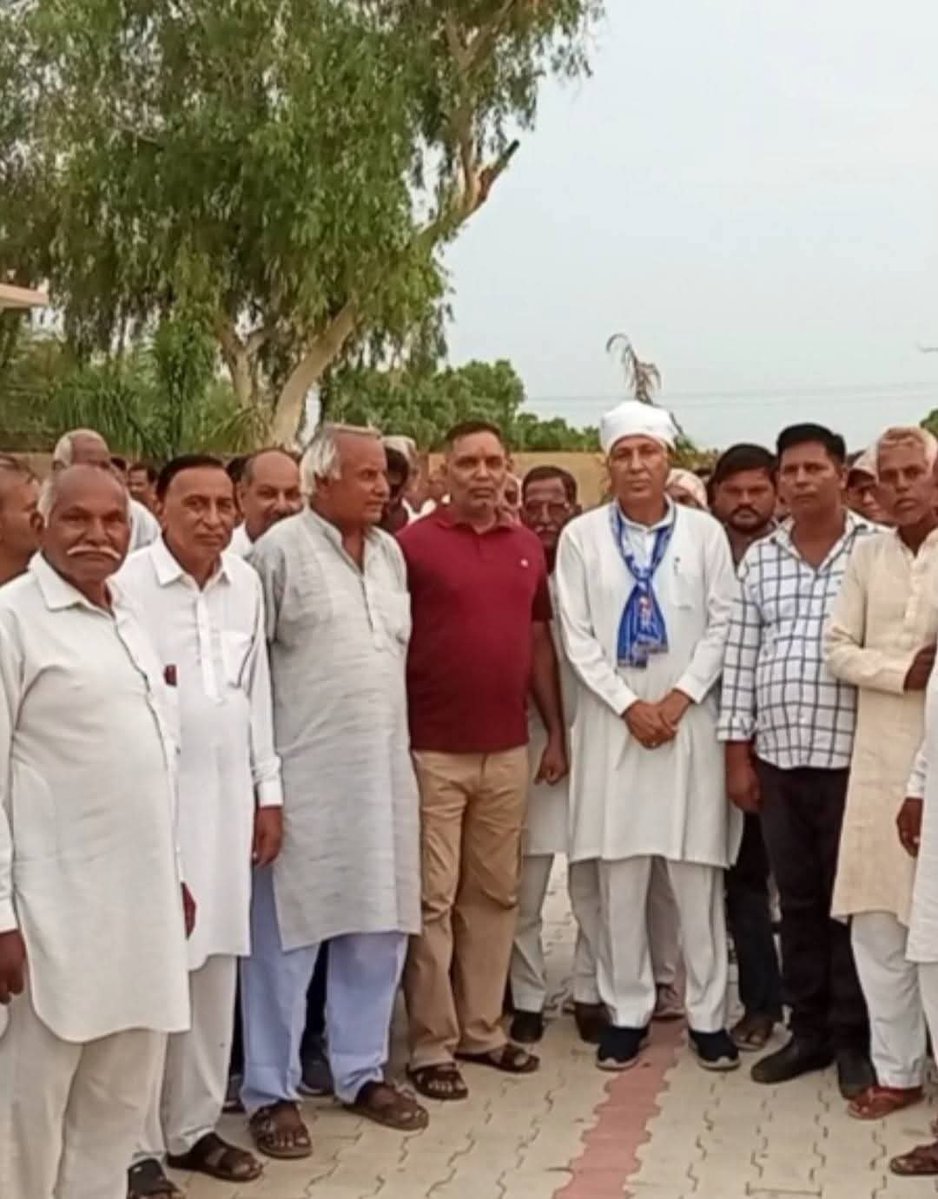 JagdishJangidIN's tweet photo. सादुलशहर विधानसभा क्षेत्र की ग्राम पंचायत लालगढ़ जाटान में ग्रामवासियों, कांग्रेस कार्यकर्ताओं एवं पदाधिकारियों से मुलाकात की।

इस दौरान कांग्रेस कार्यकाल में बने डॉ बी आर अंबेडकर भवन का भी दौरा किया।

#Sadulshahar #Congress https://t.co/tdWIvtUUxv