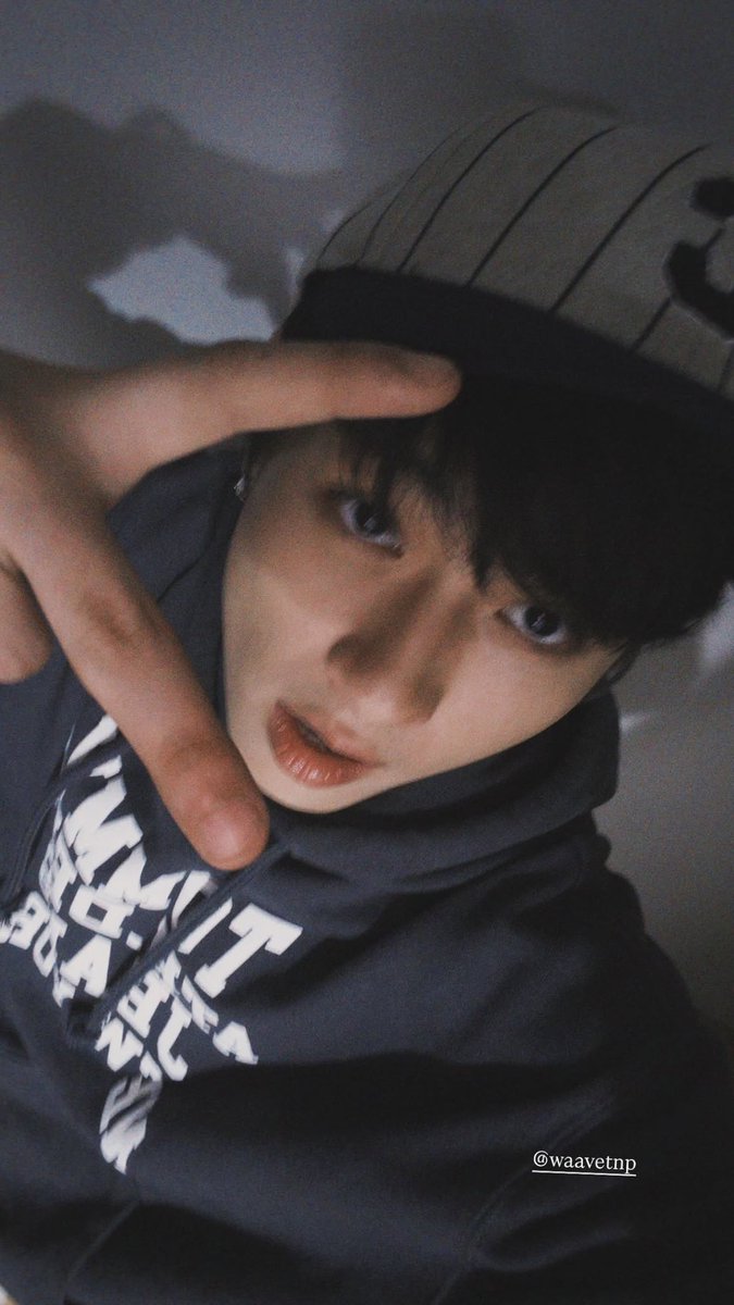 chorxsher's tweet photo. สุดหล่อมากับใครคะ                   มากับผมคร้าฟฟู่วว https://t.co/G5u9RBwi9p