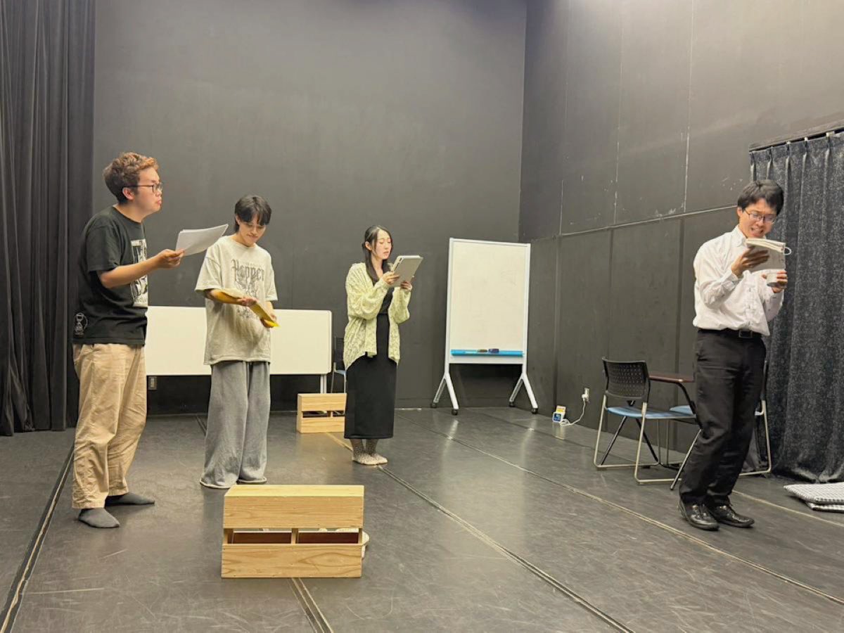 popsteptheater's tweet photo. 舞台公演『怪物』稽古順調に進んでおります！
みんなで楽しく作品をつくってます！

ご予約はこちらまで⬇️

https://t.co/CJoJxRfKwZ

 #仙台
 #演劇
 #仙台演劇
  #PopStepTheater https://t.co/IRcYjsRBXT